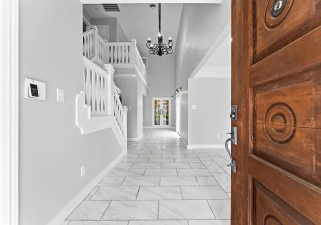 Photo 2 of Single family home for sale at 206 W North Hl Dr, Spring, TX 77388 | MLS# 33886632 | Listing updated on 2026-08-30
