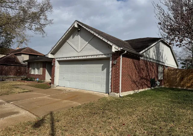 Photo 4 of Single family home for sale at 151 E Forest Ln, Houston, TX 77015 | MLS# 43996961 | Listing updated on 2026-07-14