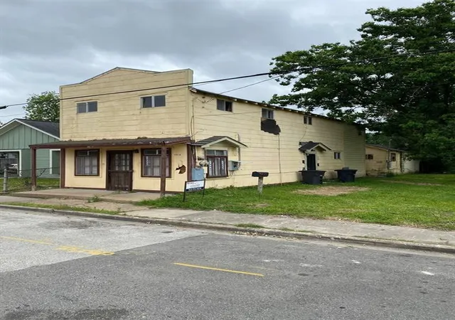 Photo 2 of Single family home for sale at 4610 Market St, Houston, TX 77020 | MLS# 74083069 | Listing updated on 2025-12-26