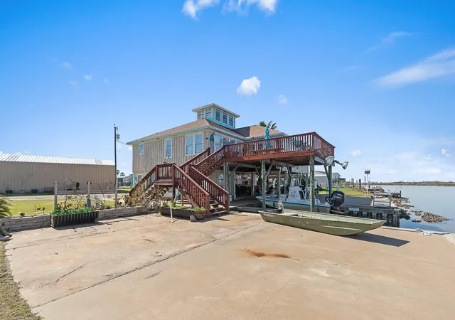 Photo 1 of Single family home for sale at 222 Fishermans Isle, Brazoria, TX 77422 | MLS# 89528337 | Listing updated on 2026-09-16