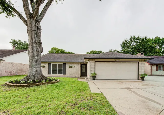 Homes for sale in Stafford, TX | 2507 Maple Tree Ct, Stafford, TX 77477 | MLS# 18857394