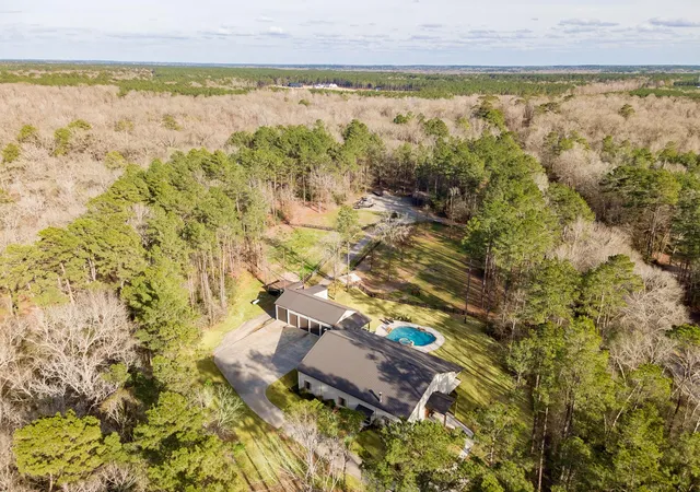 Photo 4 of Single family home for sale at 4868 Fm 2497, Lufkin, TX 75904 | MLS# 79136980 | Listing updated on 2026-03-03