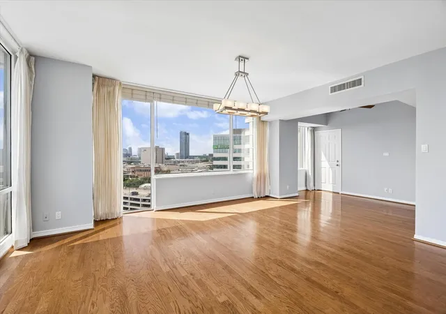 5th image of 15 Greenway Plz #14F, Houston, TX 77046 | MLS# 91038619