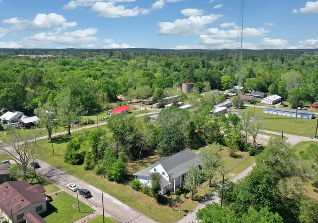 3rd image of 201 N Magnolia St, Corrigan, TX 75939 | MLS# 52885682