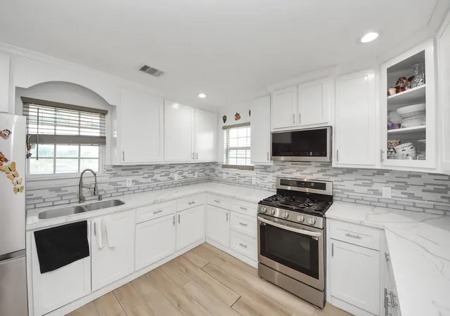 Photo 2 of Single family home for sale at 274 Road 5252, Cleveland, TX 77327 | MLS# 22027175 | Listing updated on 2026-08-15