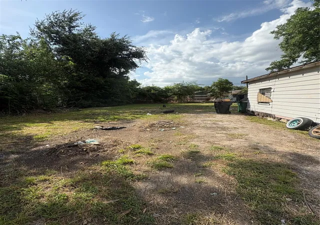 Photo 3 of Sale Pending at 10034 Burnside Ln, Houston, TX 77041 | MLS# 33300090 | Listing updated on 2026-09-04