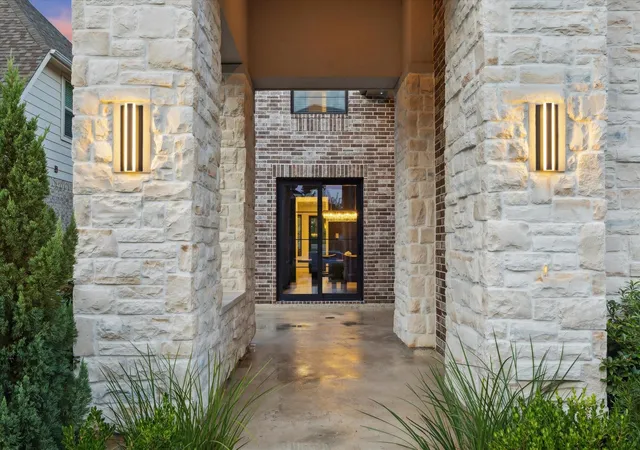 Photo 2 of Single family home for sale at 17355 Camillia Trails, Conroe, TX 77302 | MLS# 77250348 | Listing updated on 2026-09-02