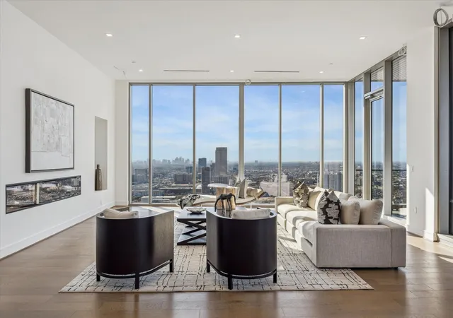3rd image of 1711 Allen Parkway #3401, Houston, TX 77019 | MLS# 66599461