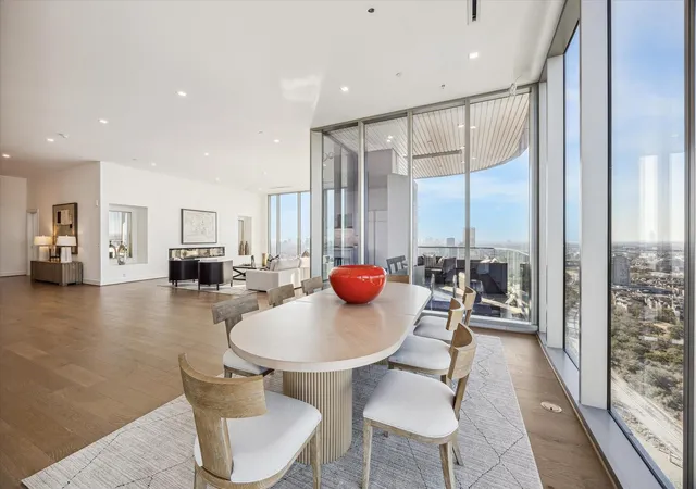 5th image of 1711 Allen Parkway #3401, Houston, TX 77019 | MLS# 66599461
