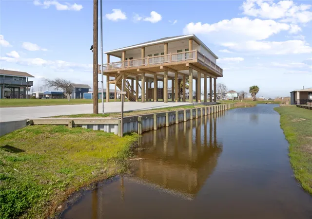 Photo 2 of Single family home for sale at 960 S Sage Rd, Port Bolivar, TX 77650 | MLS# 92440420 | Listing updated on 2026-06-09