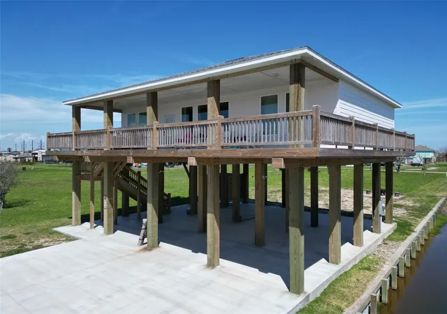 Photo 3 of Single family home for sale at 960 S Sage Rd, Port Bolivar, TX 77650 | MLS# 92440420 | Listing updated on 2026-06-09