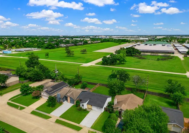 Photo 3 of Single family home for sale at 13330 Chimney Sweep Dr, Houston, TX 77041 | MLS# 34378062 | Listing updated on 2026-08-24