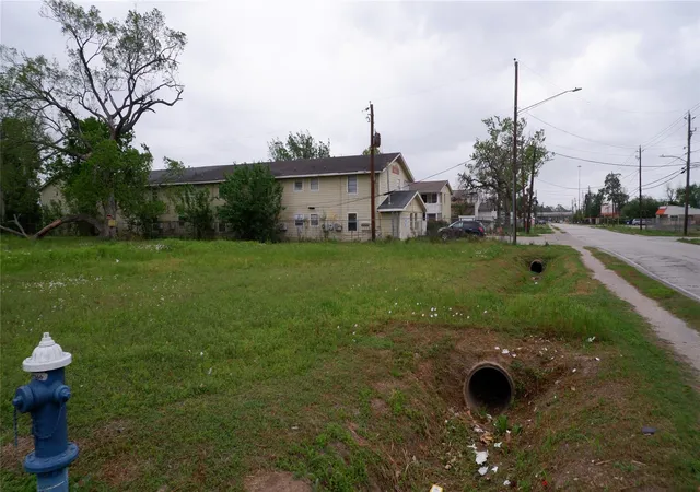 Photo 2 of Land for sale at 8910 Etta St, Houston, TX 77093 | MLS# 18554073 | Listing updated on 2026-08-20
