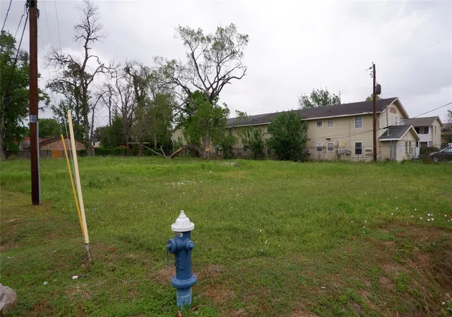 Photo 3 of Land for sale at 8910 Etta St, Houston, TX 77093 | MLS# 18554073 | Listing updated on 2026-08-20