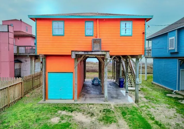 Homes for sale in Surfside Beach, TX | 1034 Blue Water Hwy, Surfside Beach, TX 77541 | MLS# 57332945