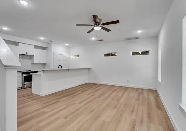 3rd image of 8409 Mahalia Dr, Houston, TX 77088 | MLS# 70299374