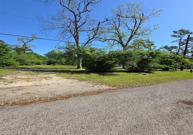 Photo 3 of Land for sale at 502 Del Norte St, Houston, TX 77018 | MLS# 77826361 | Listing updated on 2026-05-07