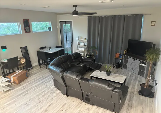 4th image of 6831 Paris St, Houston, TX 77021 | MLS# 11032960