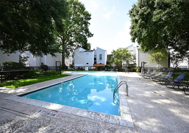 2nd image of 9809 Richmond Ave #F8, Houston, TX 77042 | MLS# 93277587