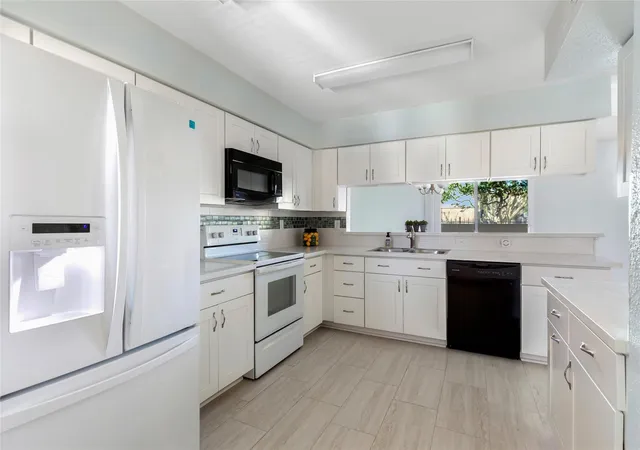 Photo 4 of Condo for sale at 14515 Wunderlich Dr #207, Houston, TX 77069 | MLS# 3680310 | Listing updated on 2026-09-08