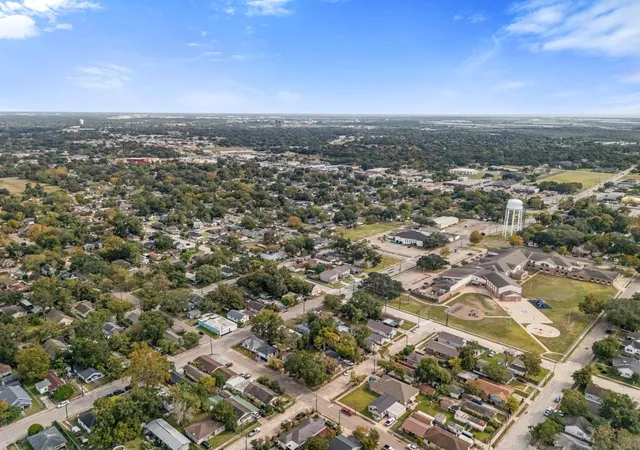 1st image of 222 E James St, Baytown, TX 77520 | MLS# 35814255
