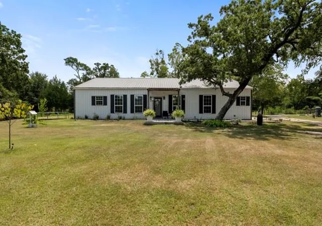 Homes for sale in Bedias, TX | 43 O'Baya, Bedias, TX 77831 | MLS# 43358478