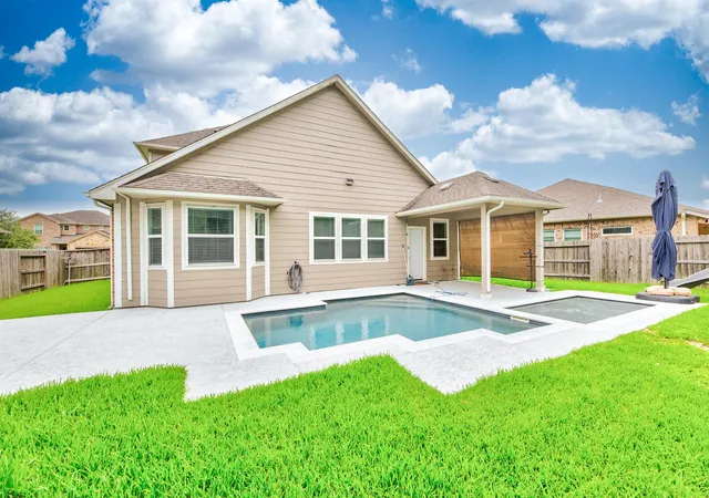 Photo 2 of Single family home for sale at 5943 Pearland Pl, Pearland, TX 77581 | MLS# 62103969 | Listing updated on 2026-09-21