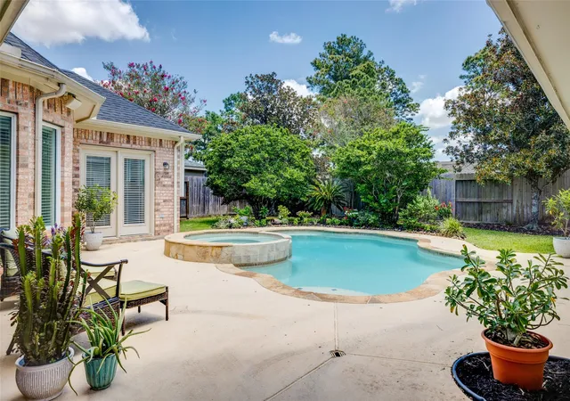 Photo 3 of Sale Pending at 12117 Cielio Bay Ln, Houston, TX 77041 | MLS# 30030549 | Listing updated on 2026-09-06