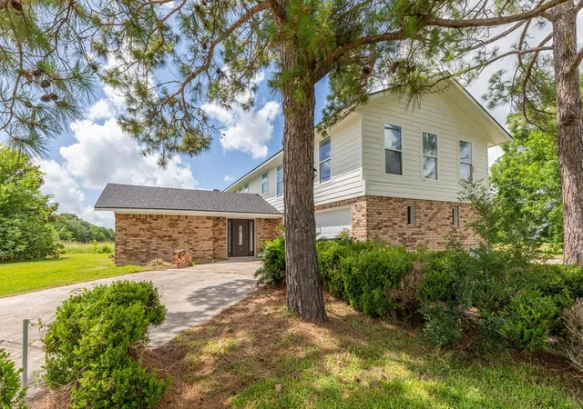 Homes for sale in Port Arthur, TX | 5817 Oleander St, Port Arthur, TX 77640 | MLS# 28967681