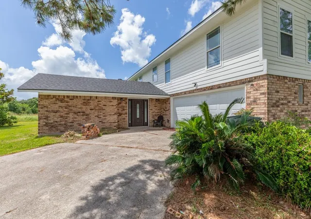Homes for sale in Port Arthur, TX | 5817 Oleander St, Port Arthur, TX 77640 | MLS# 28967681