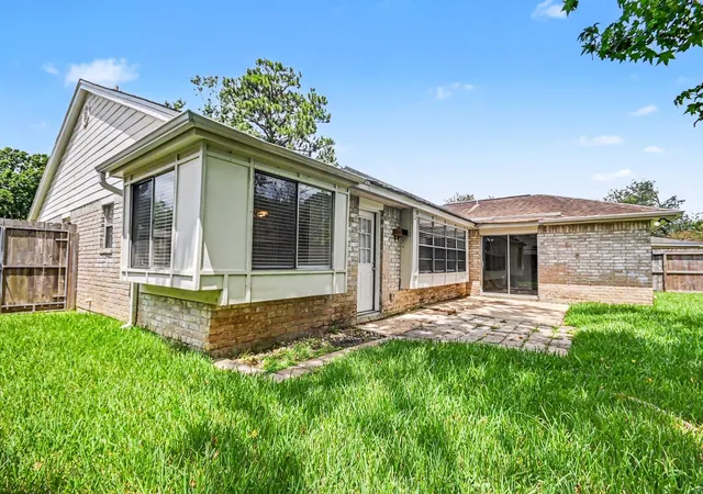 Homes for sale in Friendswood, TX | 16215 Barcelona Dr, Friendswood, TX 77546 | MLS# 90560704