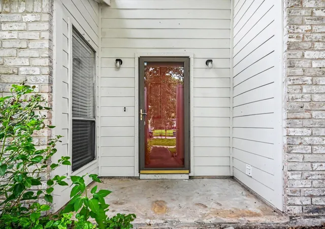 Photo 3 of Single family home for sale at 16215 Barcelona Dr, Friendswood, TX 77546 | MLS# 90560704 | Listing updated on 2026-09-03