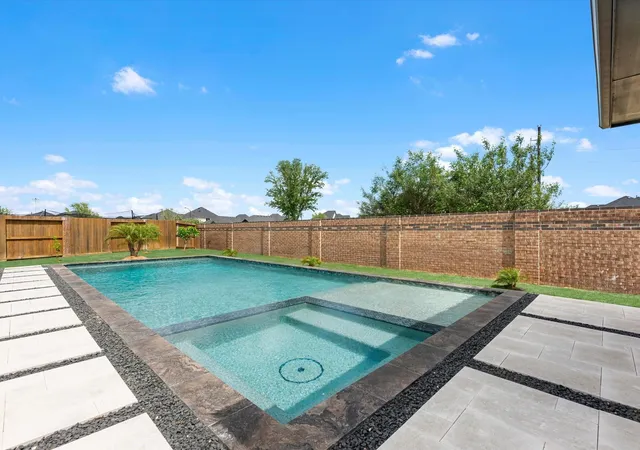 Photo 3 of Single family home for sale at 32002 Crested Knoll Ct, Fulshear, TX 77441 | MLS# 96392674 | Listing updated on 2026-04-21