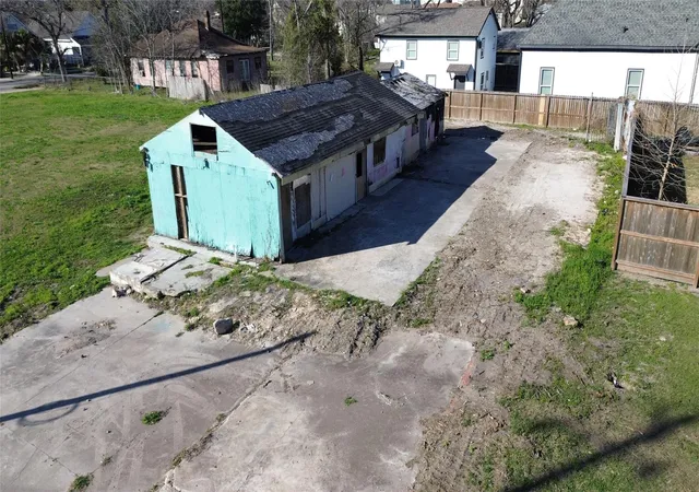 Photo 2 of Land for sale at 4815 Harrisburg Blvd, Houston, TX 77011 | MLS# 55895554 | Listing updated on 2026-08-25