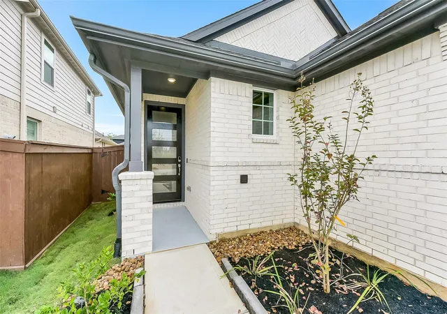 3rd image of 16323 Placid Stream St, Conroe, TX 77302 | MLS# 54293466