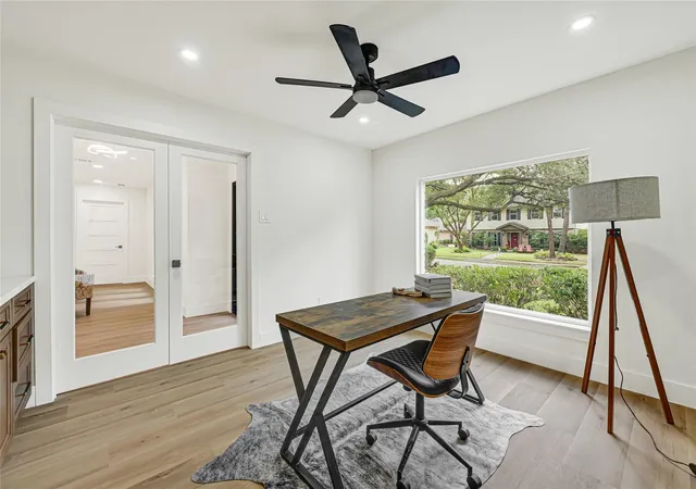 4th image of 10710 Candlewood Dr, Houston, TX 77042 | MLS# 88077564