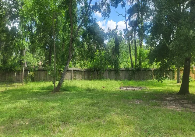 Photo 4 of Single family home for sale at 16711 Lake Cir, Conroe, TX 77302 | MLS# 80307296 | Listing updated on 2026-09-07