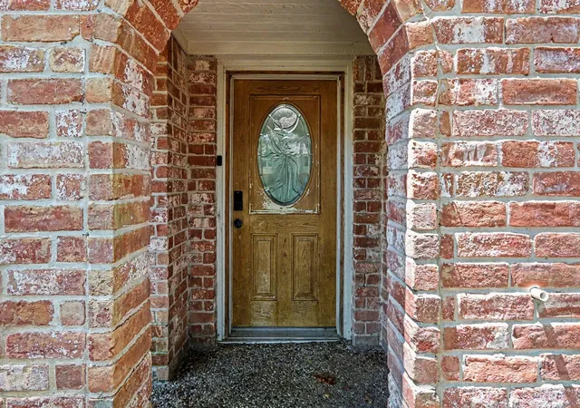 Photo 3 of Single family home for sale at 5918 Pine Arbor Dr, Houston, TX 77066 | MLS# 79569001 | Listing updated on 2026-09-10