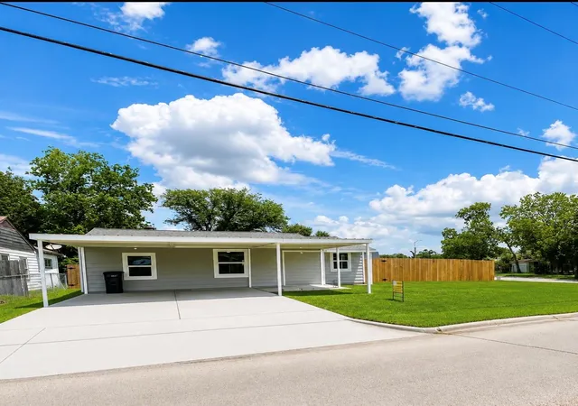 Photo 1 of Single family home for sale at 2307 Windsor Ln, Pasadena, TX 77506 | MLS# 38174368 | Listing updated on 2026-09-17