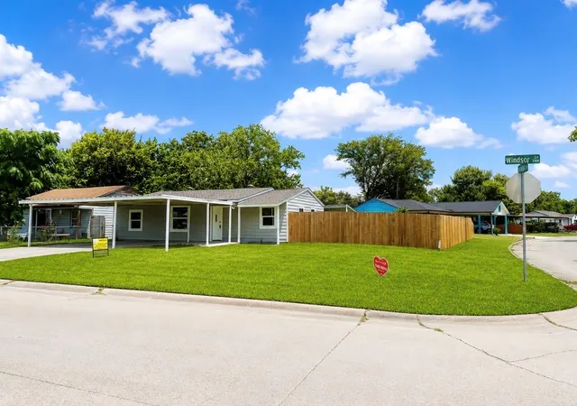 Photo 2 of Single family home for sale at 2307 Windsor Ln, Pasadena, TX 77506 | MLS# 38174368 | Listing updated on 2026-09-17