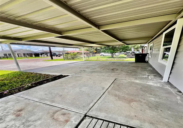 Photo 4 of Single family home for sale at 2307 Windsor Ln, Pasadena, TX 77506 | MLS# 38174368 | Listing updated on 2026-09-17
