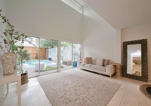 Photo 4 of Townhouse for sale at 3017 Bissonnet St, Houston, TX 77005 | MLS# 45998361 | Listing updated on 2026-09-09