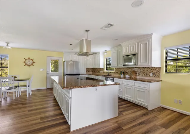 Homes for sale in Anahuac, TX | 309 Oak Island Dr, Anahuac, TX 77514 | MLS# 82383547