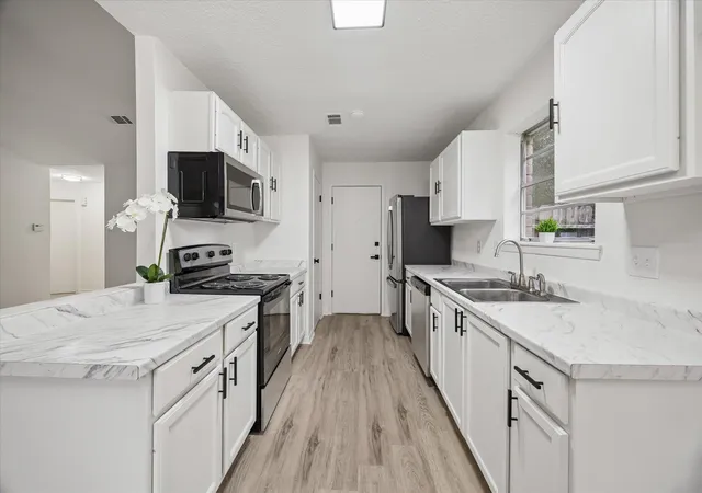 Photo 4 of Single family home for sale at 12527 Mistymont Dr, Houston, TX 77070 | MLS# 70550707 | Listing updated on 2026-09-16