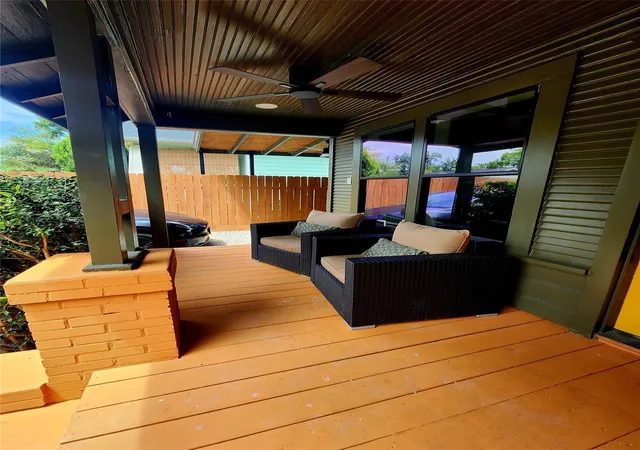 Photo 2 of Single family home for sale at 606 Vincent St, Houston, TX 77009 | MLS# 12480754 | Listing updated on 2026-09-16