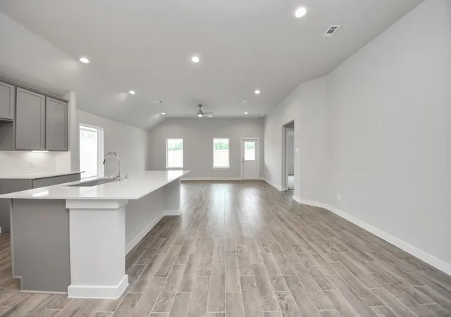 Photo 3 of Single family home for sale at 11719 Leafy Laurel Dr, Houston, TX 77066 | MLS# 15047051 | Listing updated on 2026-09-03
