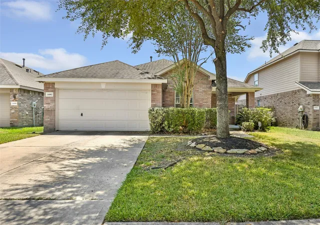 Photo 2 of Sale Pending at 16002 Ne Sonoma Park Dr, Houston, TX 77049 | MLS# 95293971 | Listing updated on 2026-09-17