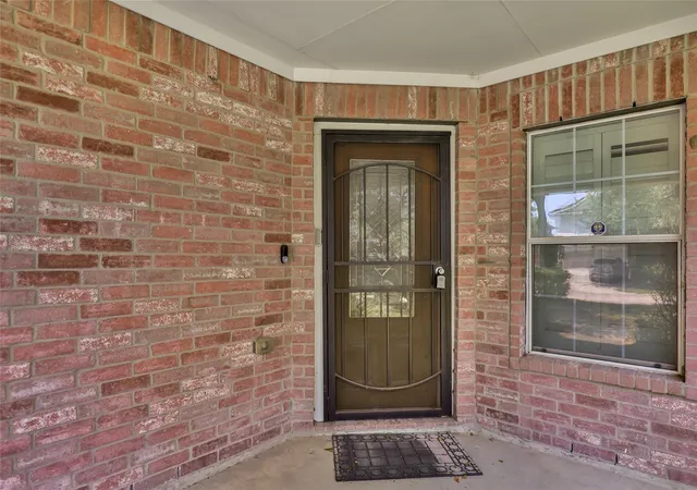 Photo 3 of Sale Pending at 16002 Ne Sonoma Park Dr, Houston, TX 77049 | MLS# 95293971 | Listing updated on 2026-09-17