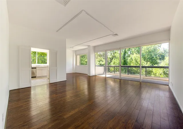 Photo 3 of Condo for sale at 49 Briar Holw Ln #101, Houston, TX 77027 | MLS# 89569015 | Listing updated on 2026-08-26