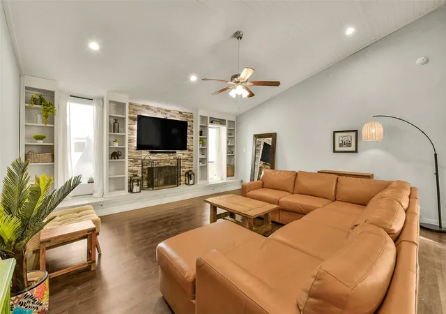 1st image of 15719 Stonehaven Dr, Houston, TX 77059 | MLS# 51052685